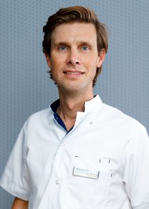 tandarts-implantoloog Laurens den Hartog